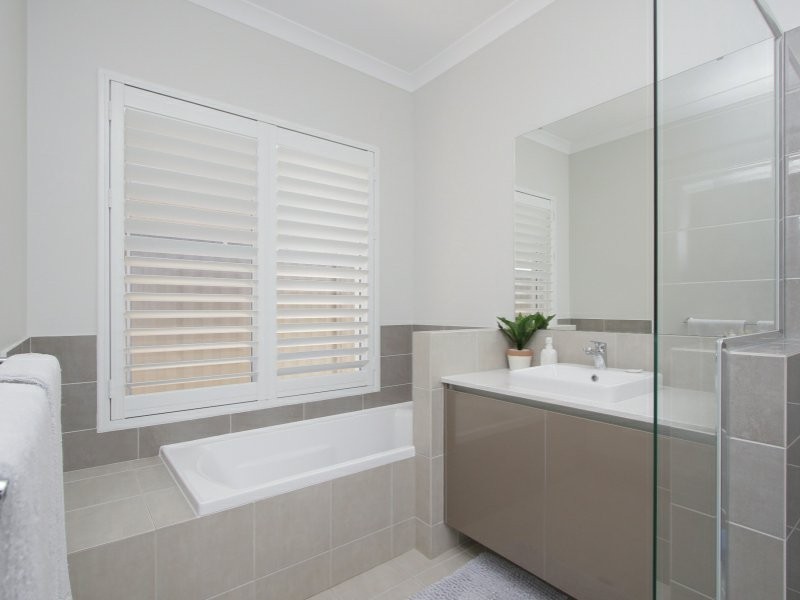 12 Bate Close, Piara Waters WA 6112