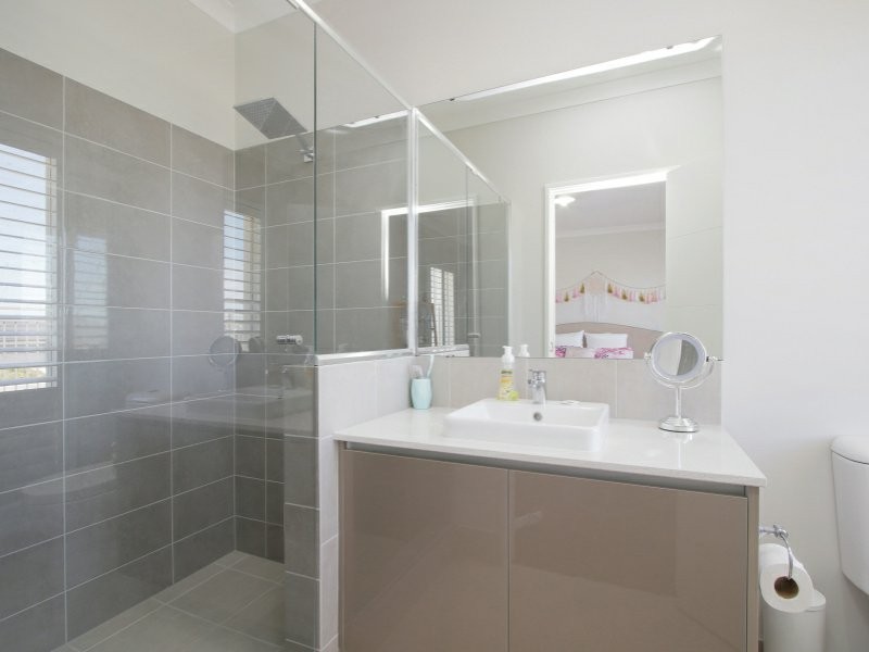12 Bate Close, Piara Waters WA 6112