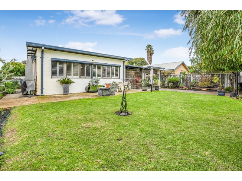 22 Wynyard Way, Thornlie WA 6108