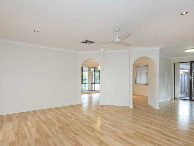 4 Swingler Way, Gosnells WA 6110