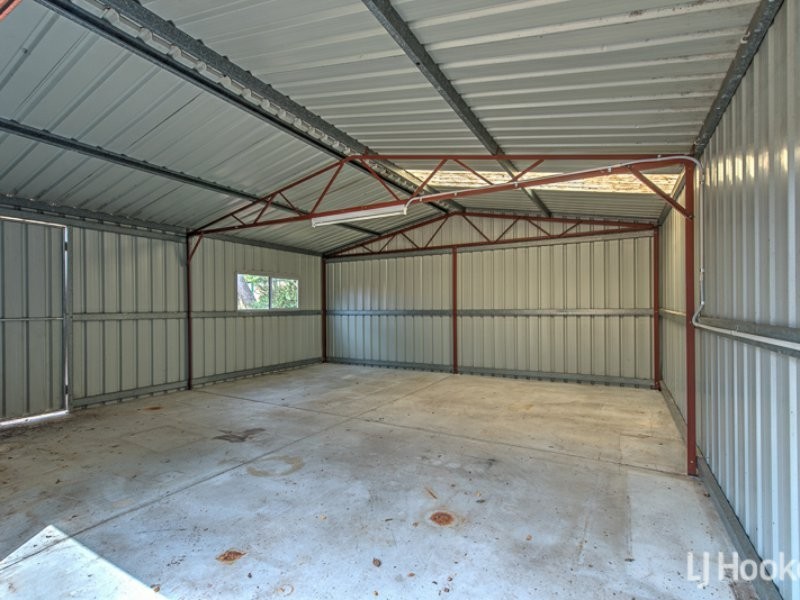 64 Discovery Drive, Thornlie WA 6108