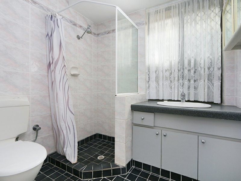 32 Hillegine Court, Gosnells WA 6110