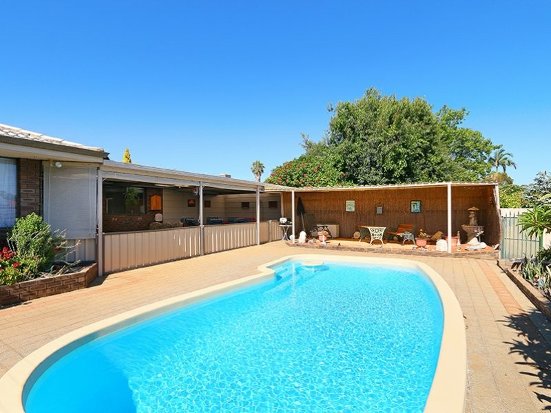 32 Hillegine Court, Gosnells WA 6110