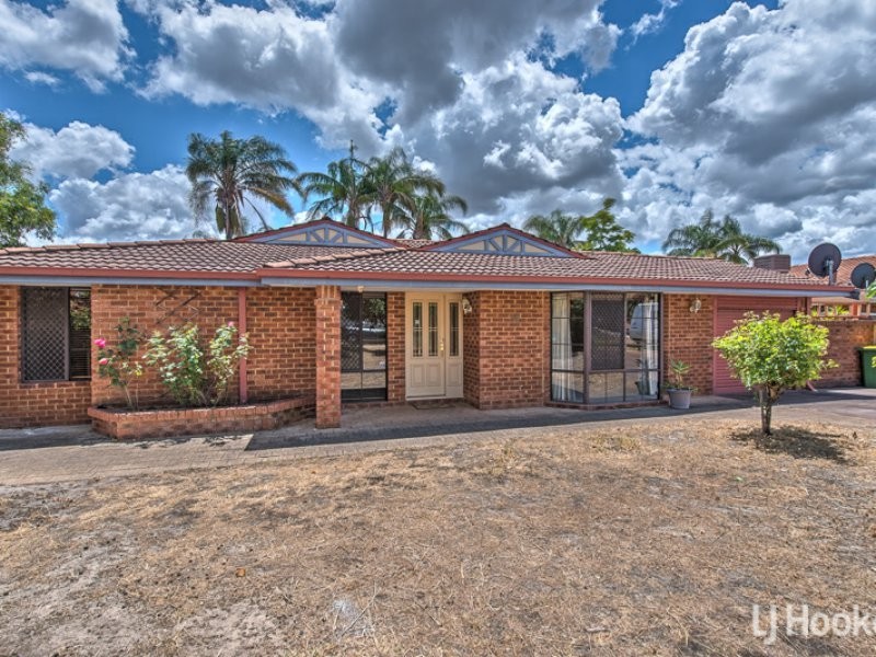 14 Bottlebrush Drive, Thornlie WA 6108