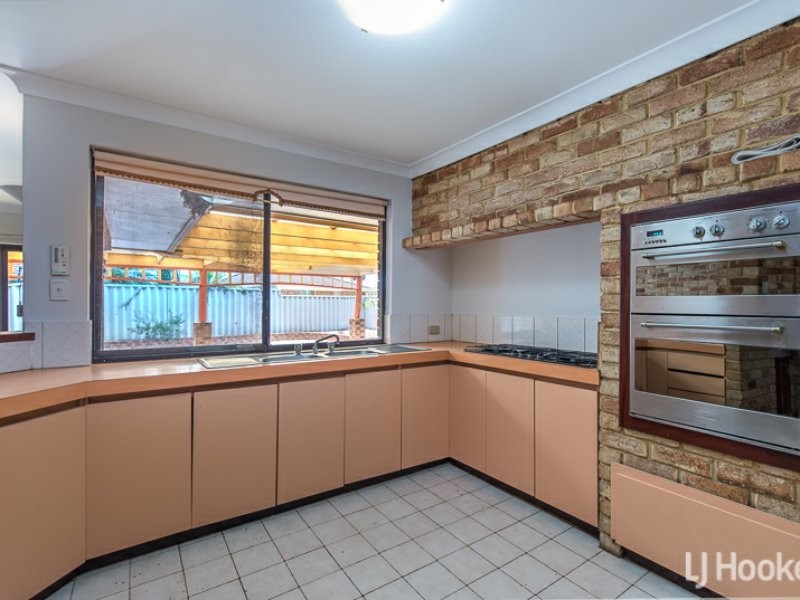 14 Bottlebrush Drive, Thornlie WA 6108