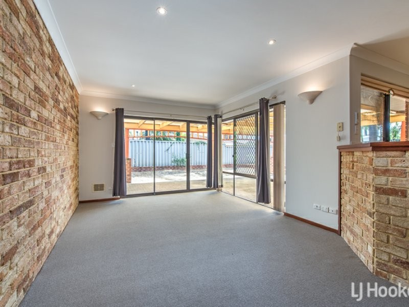 14 Bottlebrush Drive, Thornlie WA 6108