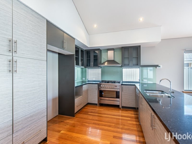 30 Whittaker Turn, Piara Waters WA 6112