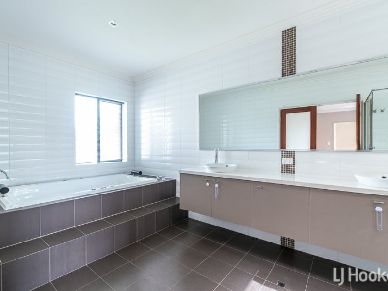 30 Whittaker Turn, Piara Waters WA 6112