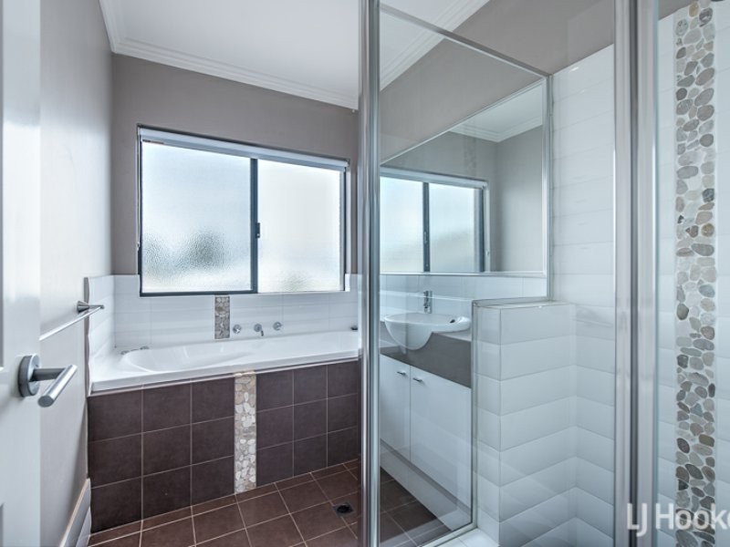 30 Whittaker Turn, Piara Waters WA 6112