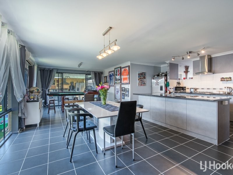 7 Cornforth Way, Piara Waters WA 6112