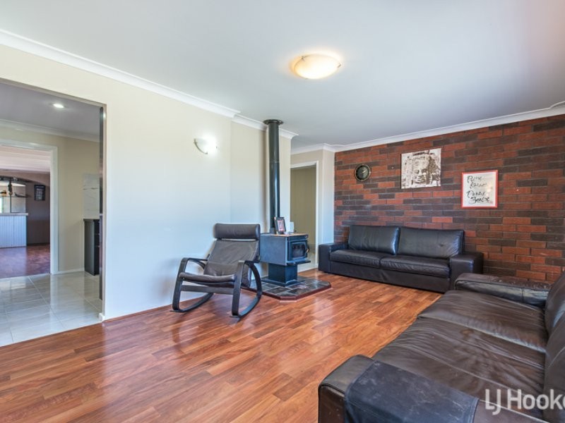 5 Matthew Way, Thornlie WA 6108