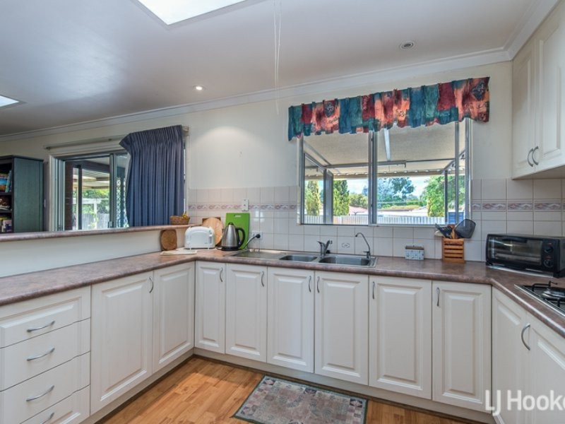 16 Wyville Court, Huntingdale WA 6110