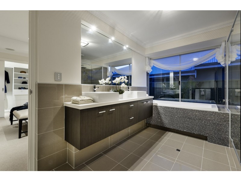 12 Torridge Approach, Piara Waters WA 6112