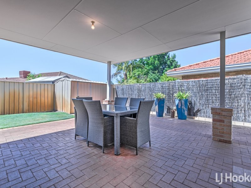 32 Chatsworth Gate, Canning Vale WA 6155