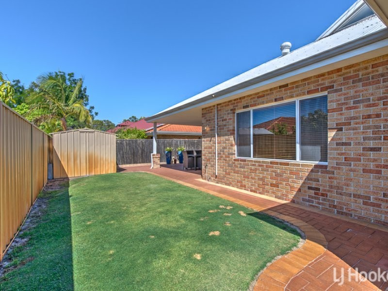 32 Chatsworth Gate, Canning Vale WA 6155