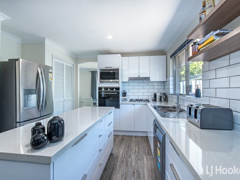 82 Connemara Drive, Thornlie WA 6108