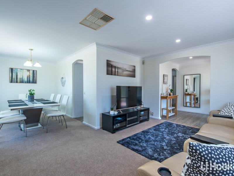 82 Connemara Drive, Thornlie WA 6108