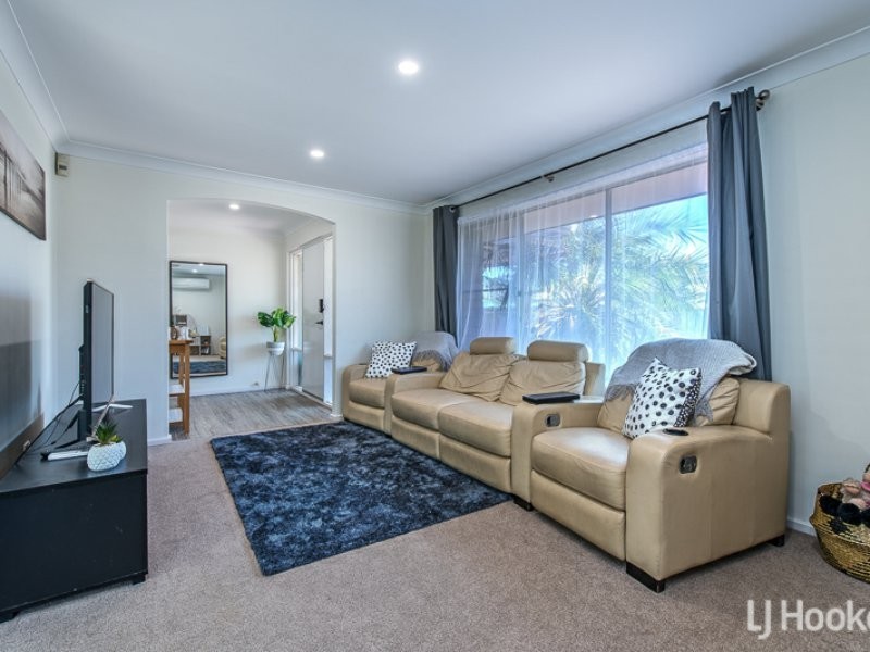 82 Connemara Drive, Thornlie WA 6108