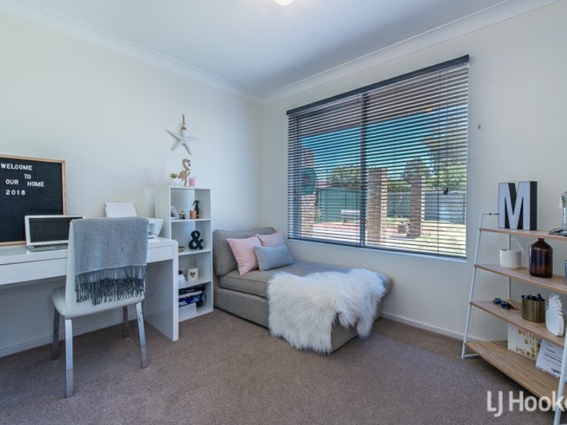82 Connemara Drive, Thornlie WA 6108