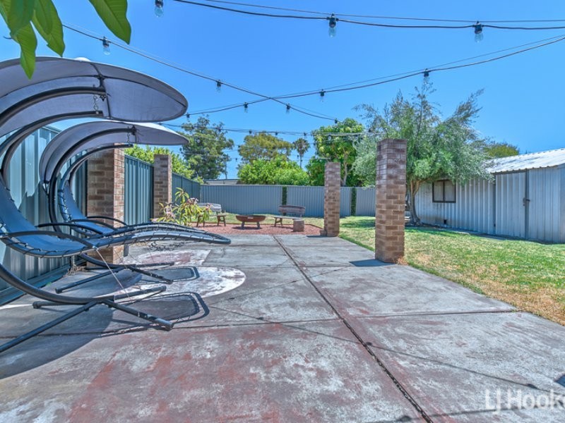 82 Connemara Drive, Thornlie WA 6108