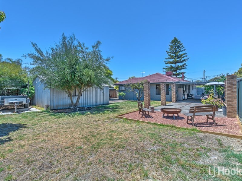 82 Connemara Drive, Thornlie WA 6108