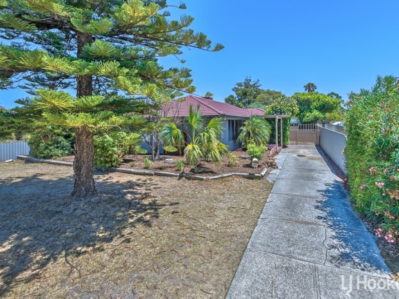 82 Connemara Drive, Thornlie WA 6108