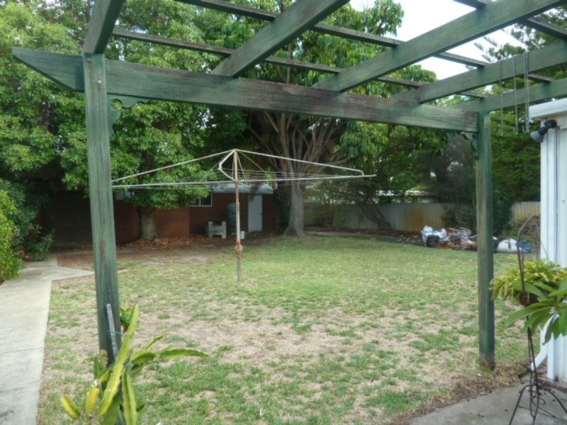 10 Wynyard Way, Thornlie WA 6108