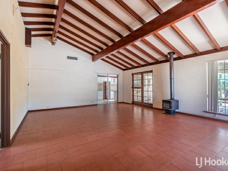 18 Turner Place, Kelmscott WA 6111