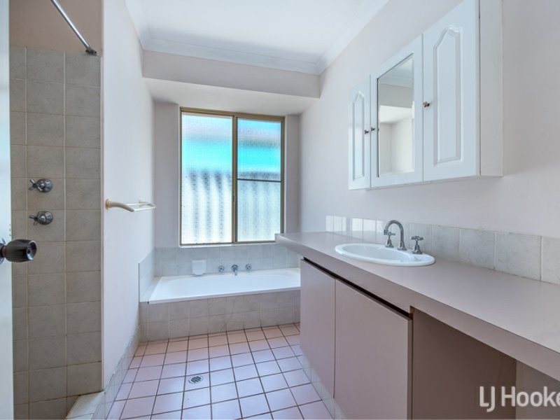 12 Camelot Court, Thornlie WA 6108