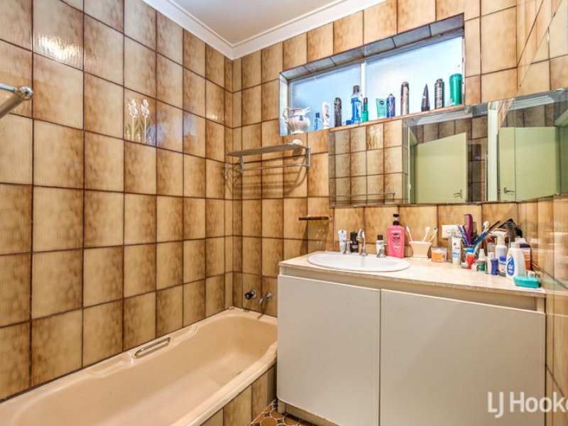 82 Carisbrooke Street, Maddington WA 6109