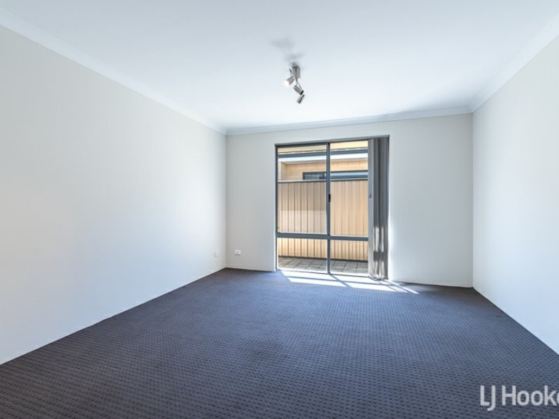 18 Petrona Crescent, Piara Waters WA 6112