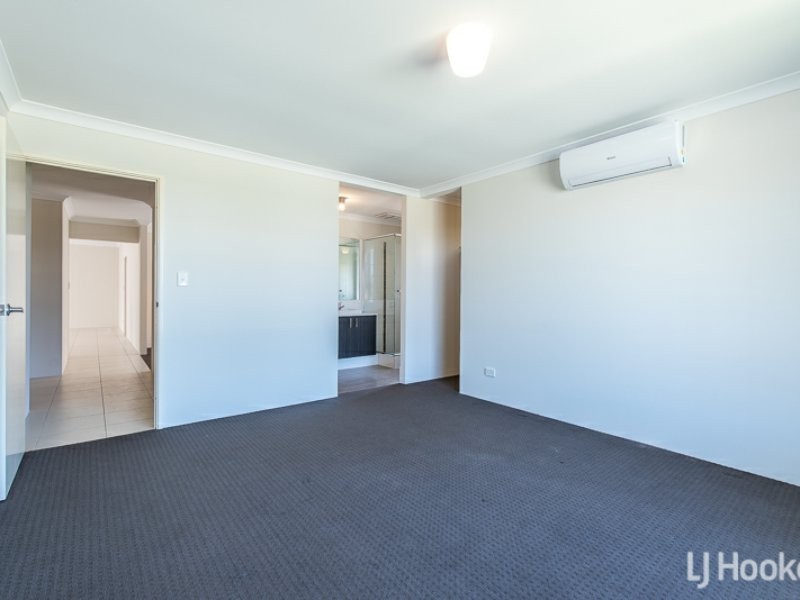 18 Petrona Crescent, Piara Waters WA 6112