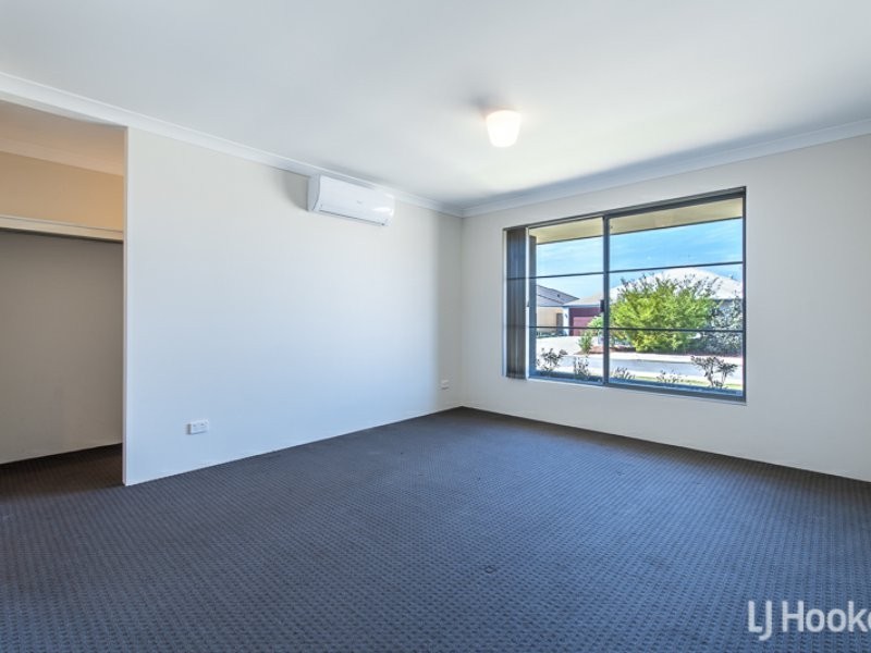 18 Petrona Crescent, Piara Waters WA 6112