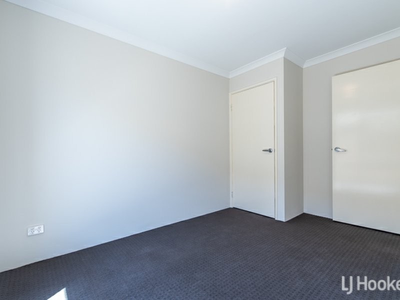 18 Petrona Crescent, Piara Waters WA 6112