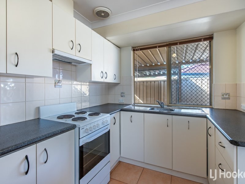 2/7 Wiluna Court, Gosnells WA 6110