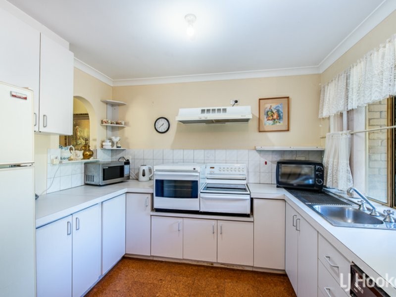 24/24 Southdown Place, Thornlie WA 6108