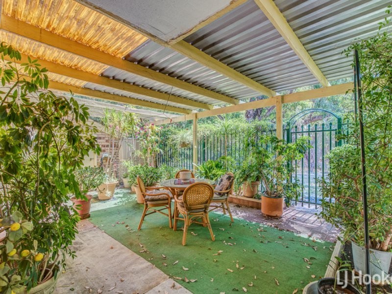 24/24 Southdown Place, Thornlie WA 6108