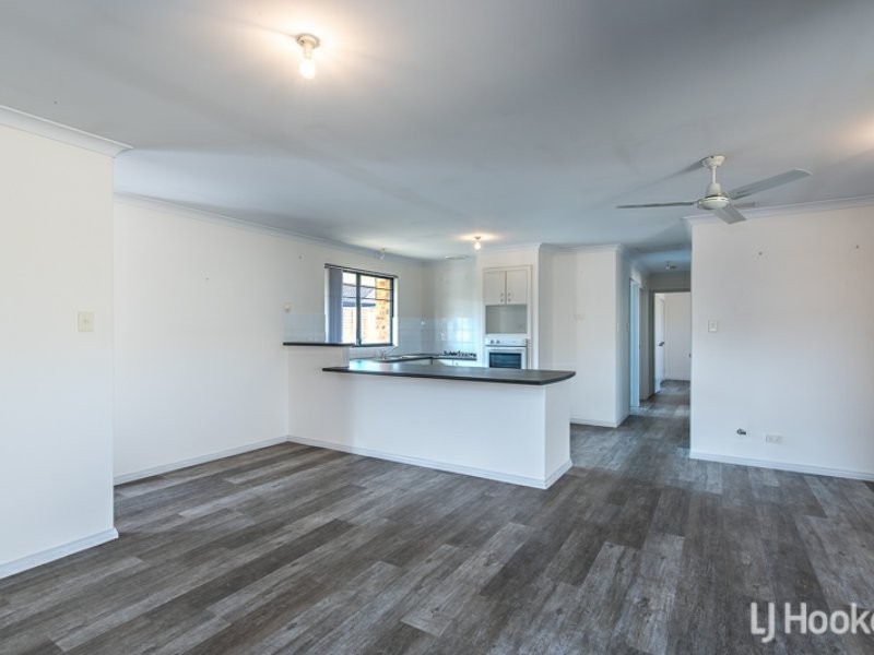 27/7 Lester Drive, Thornlie WA 6108