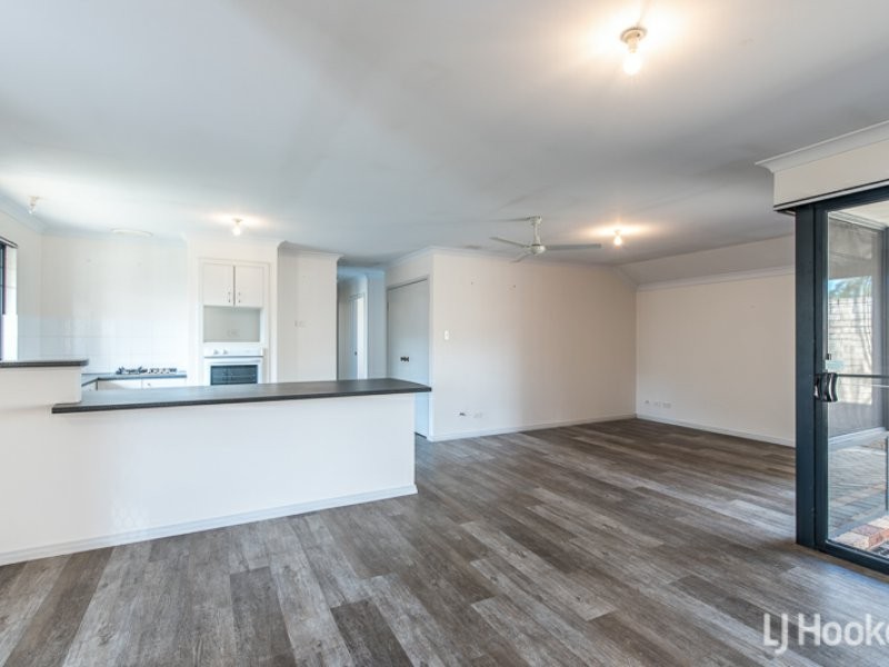 27/7 Lester Drive, Thornlie WA 6108