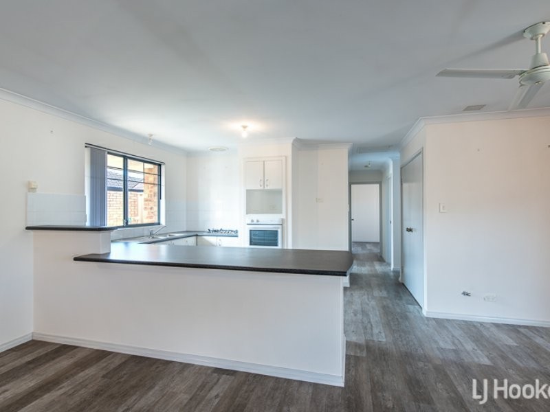 27/7 Lester Drive, Thornlie WA 6108