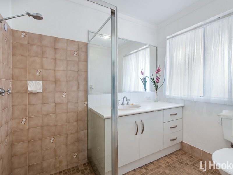 61 Ningaloo Way, Thornlie WA 6108