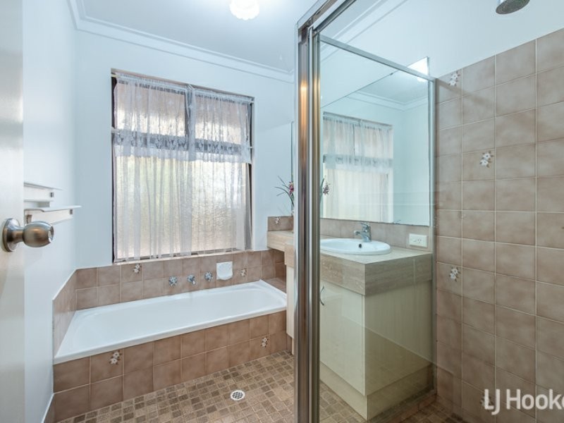 61 Ningaloo Way, Thornlie WA 6108