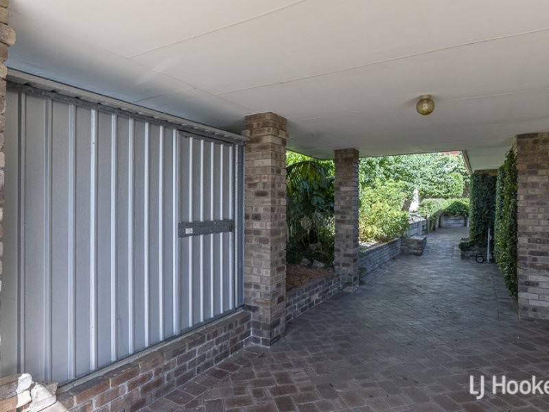 18 Honeysuckle Place, Thornlie WA 6108