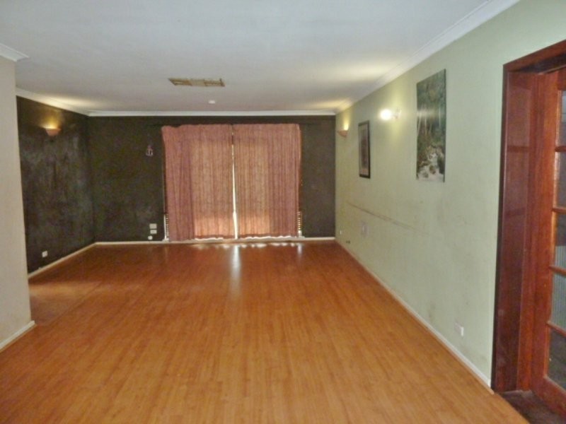 42 Helena Crescent, Thornlie WA 6108