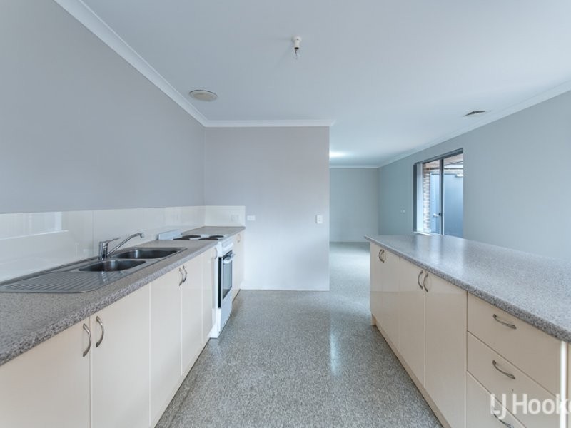 6/2 Briza Lane, Forrestfield WA 6058