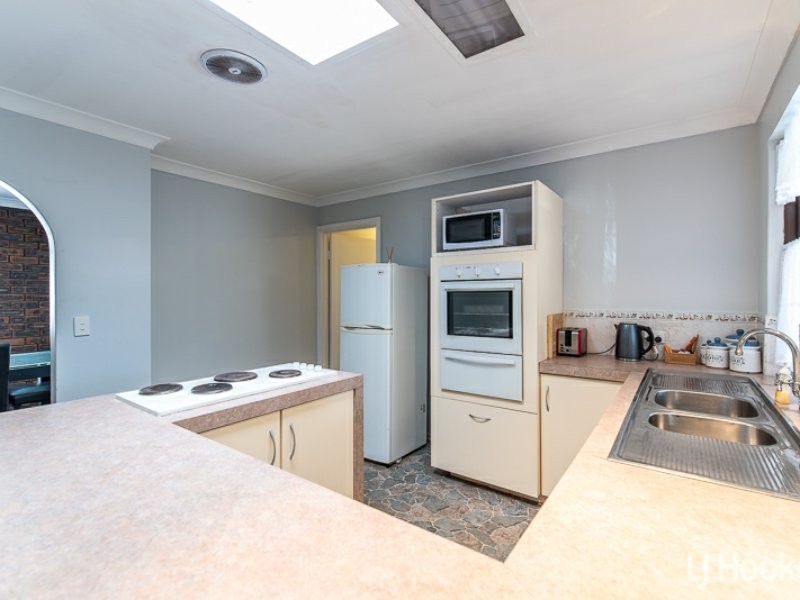 4 Dunnell Street, Maddington WA 6109