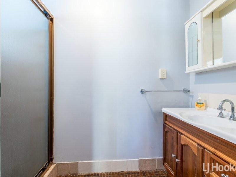 4 Dunnell Street, Maddington WA 6109