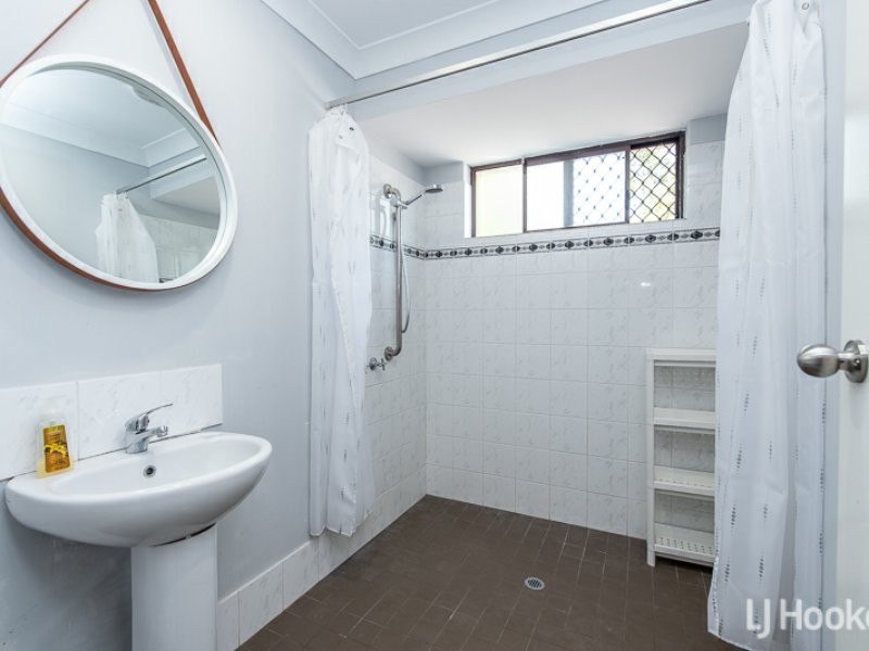 4 Dunnell Street, Maddington WA 6109