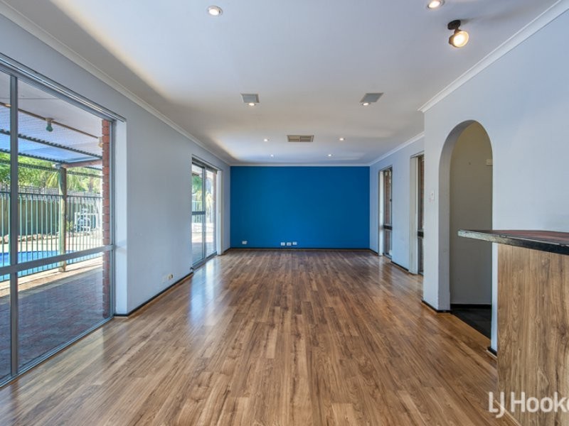 8 Tullamore Avenue, Thornlie WA 6108