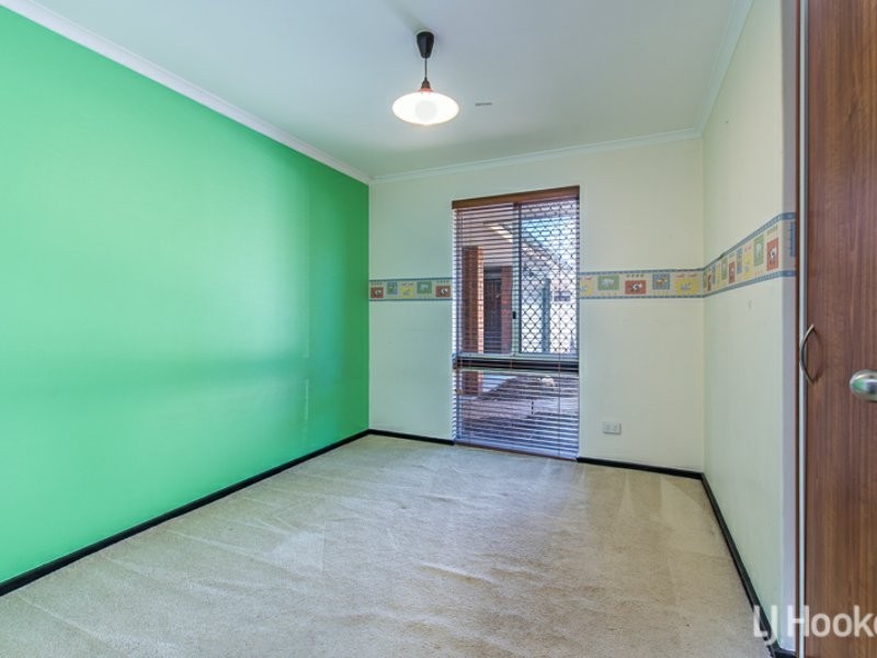 8 Tullamore Avenue, Thornlie WA 6108